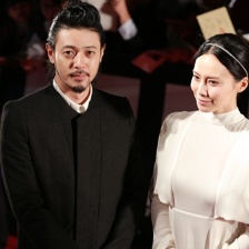 小田切讓潮裝盡顯型男本色 中谷美紀(jì)白裙復(fù)古范