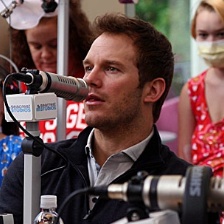 星爵到儿童医院看望小朋友 网友：瘦得不可思议