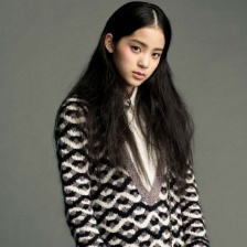 欧阳娜娜十月杂志写真 穿秋冬装显学生气十足