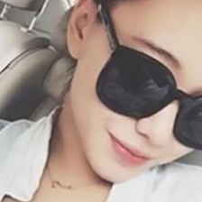 长相随妈！网曝闫妮17岁漂亮女儿近照甜美靓丽