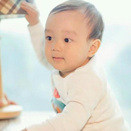 汪涵为儿子办一周岁生日会 小沐沐亮相帅气可爱