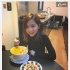 邓紫棋感恩节做美食变身小厨娘 网友：可以嫁了