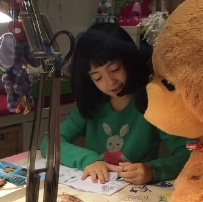 夏克立晒小公主夏天短发照 明媚笑脸始终如初见