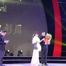 第二屆巫山神女杯藝術(shù)電影周閉幕 江平居文沛主持