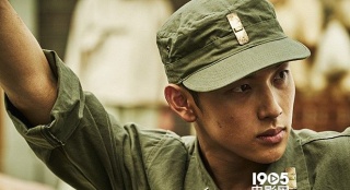 《想念哥哥》曝劇照 任時(shí)完飾演軍人搭檔高我星