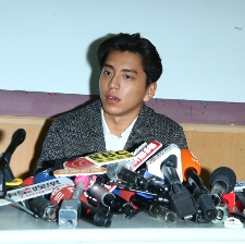 王大陸宣告自由身將開公司 開發(fā)布會打臉柴智屏