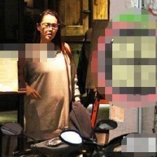 46歲伊能靜小腹凸起終懷二胎 臺北安胎攜夫產(chǎn)檢