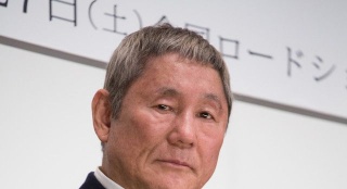 《當(dāng)女人沉睡時》殺青記者會 北野武憶大衛(wèi)·鮑伊