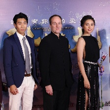 《卧虎藏龙：青冥宝剑》首映 杨紫琼甄子丹亮相