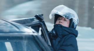 《冰河追兇》曝劇照 梁家輝佟大為上演冰雪大逃殺