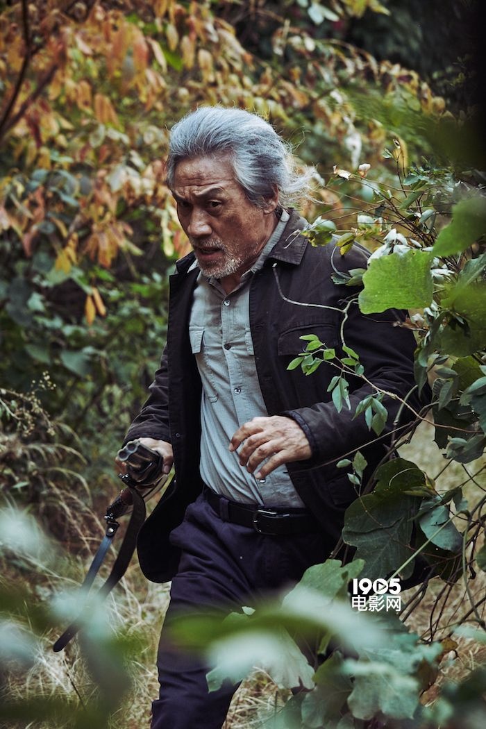 《狩猎》6月韩国上映 国民演员安圣基变身猎人_海外爆料_图集_电影网
