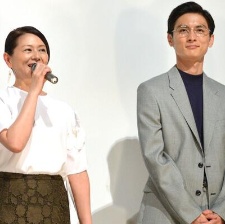 《伤心往事》试映 小泉今日子自称角色完美人选