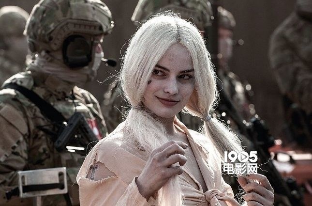 x特遣队里的不同人物的布同服饰和兵器,都能看得一清二楚.