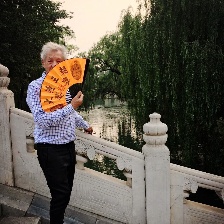 老萬(wàn)伊恩游頤和園 被戲稱(chēng)面對(duì)土木結(jié)構(gòu)一臉懵逼