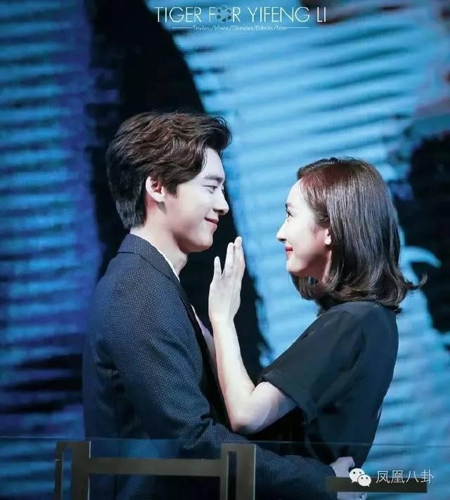 摸杨幂大腿,牵手要亲亲…黄轩离下个李易峰有