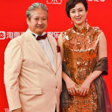 洪金寶攜嬌妻高麗虹亮相 兩人紅毯牽手秀恩愛