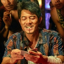 《天亮之前》聚焦罪惡之城 賭徒妓女撕黑幫大佬
