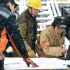 《隧道》曝光多张剧照 河正宇惊恐身陷坍塌隧道
