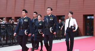 《寒戰(zhàn)2》郭富城感情戲被調(diào)侃 周潤(rùn)發(fā)搞笑自拍