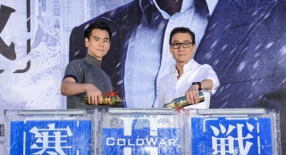 《寒戰(zhàn)2》梁家輝、彭于晏帥氣李氏父子檔見面會(huì)