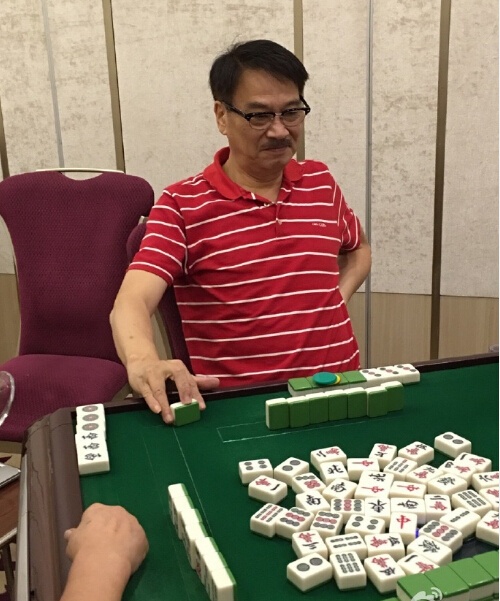 63岁吴孟达打麻将身体好 重病后暴瘦一圈_滚动