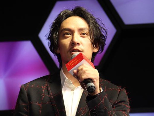 张震自嘲在家地位低 回应刘烨:欢迎诺一来玩_