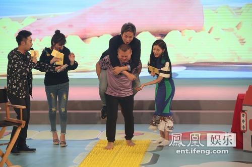 《从你的全世界路过》发布会 岳云鹏背邓超过