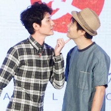 1000名女生PK競演《女兒國》 馮紹峰強(qiáng)撩小沈陽