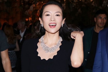 网友点赞章子怡日常照 晒泳装照工作带娃两不