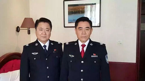 陈宝国饰演公安部部长江海峰