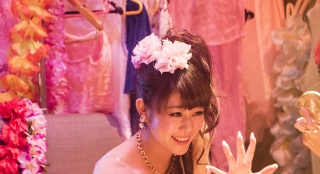 《安曇春子下落不明》曝新劇照 高畑充希變陪酒女