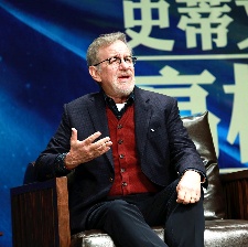 斯皮爾伯格攜《圓夢巨人》現(xiàn)身清華 10月14日開畫