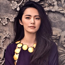 姚晨獲財(cái)新峰會(huì)“杰出女性”獎(jiǎng) 當(dāng)選女性青年領(lǐng)袖