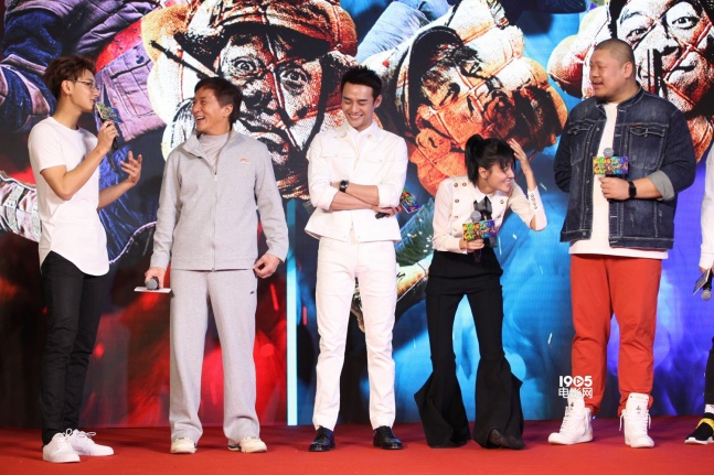 黄子韬跑调遭疯狂怼 成龙学rap王凯变红歌曲库