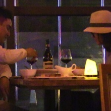 明道約秦嵐深夜吃飯壓馬路 餐后親密熱聊同回酒店