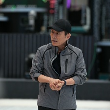 張藝謀疑執(zhí)導北京衛(wèi)視跨年歌會 今日現(xiàn)身歌會現(xiàn)場