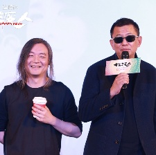王家衛(wèi)詳解《擺渡人》三大爭(zhēng)議 呼吁保護(hù)影評(píng)平臺(tái)
