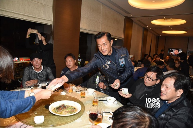 《贪狼》初七杀青 古天乐现场豪派现金慰劳幕后