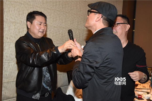 《贪狼》初七杀青 古天乐现场豪派现金慰劳幕后
