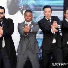 《超凡戰(zhàn)隊(duì)》北美首映 口碑爆棚比肩諾蘭版蝙蝠俠