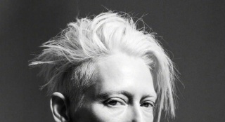 蒂尔达·斯文顿杂志写真 黑白照片尽显神秘高贵