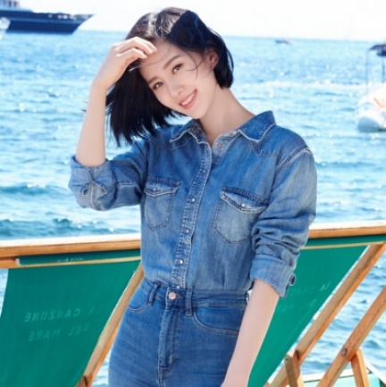 刘诗诗曝海岛度假风写真 女神笑靥如花温柔似水