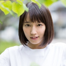 吉岡里帆拍寫真親近自然 笑容燦爛小清新范兒十足