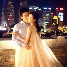 吳敏霞結(jié)婚照曝光 跳水臺(tái)上與老公親吻超甜蜜