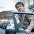 一分鐘帶你看懂成龍布魯斯南新片《英倫對決》