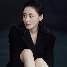 張?zhí)鞇?ài)封面大片曝光 化身“水中人魚(yú)”驚艷滿(mǎn)分