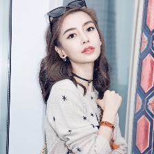 baby时尚大片婀娜多姿 星星上衣配纱裙少女感十足