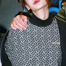 baby"哪吒头"俏皮可爱 遇贝克汉姆变迷妹一脸娇羞