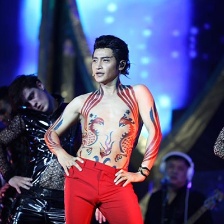 陈志朋辣眼造型大盘点 哪一套造型让你招架不住？