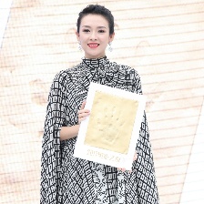 章子怡黑白長(zhǎng)裙驚艷亮相 獲封年度致敬電影工作者